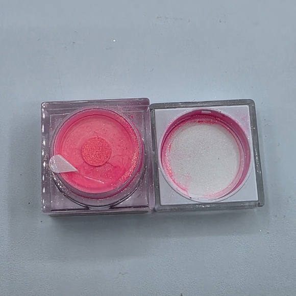 LIT Cosmetics Beyond Pink Electric Shine Loose Pigment Eyeshadow - Picture 4 of 4